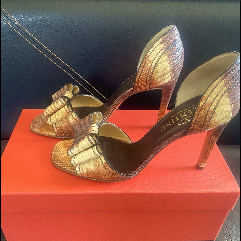 Valentino pumps size 38.5